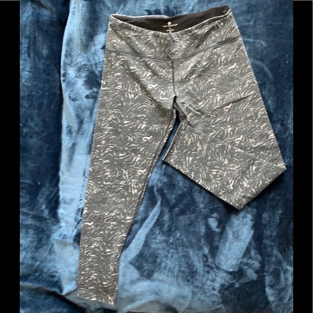 Women’s Tuff Athletics Cropped Leggings